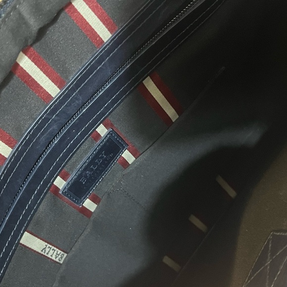 Bally Switzerland Leather Laptop Messenger bag - Picture 6 of 8